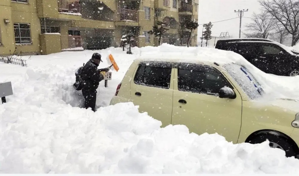 日本强降雪造成13人死亡，80多人受伤，1万多户停电